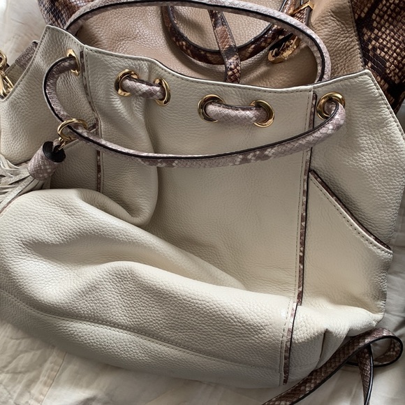 Purses - Picture 2 of 6